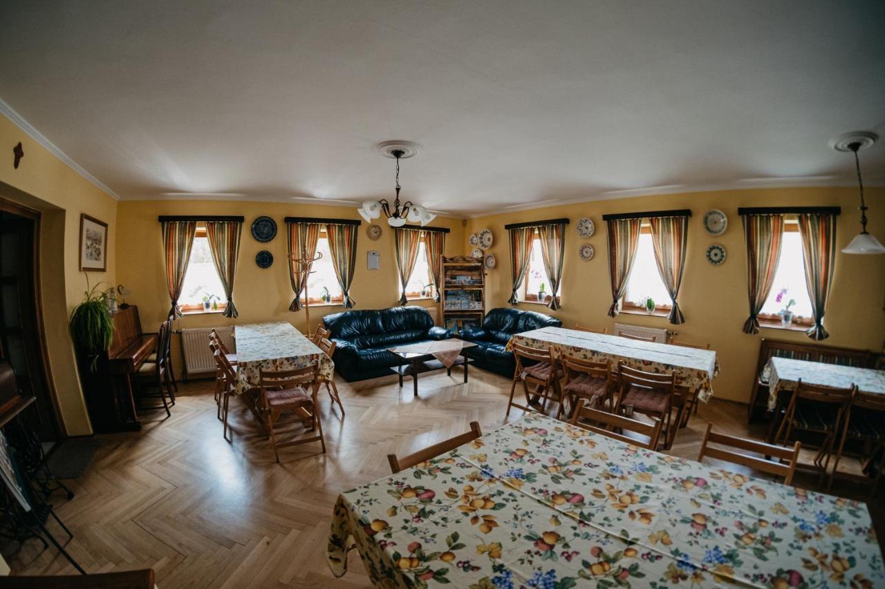 Hotel Hemina Vendeghaz Tata Exteriér fotografie